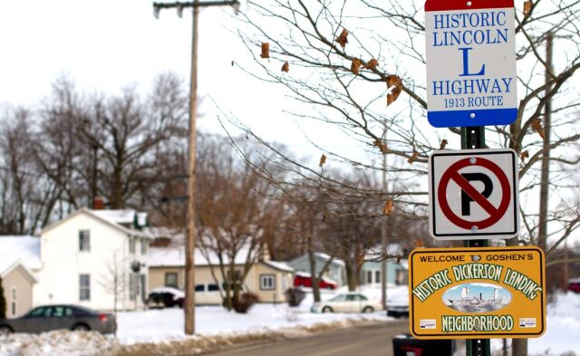 Historic Dickerson Landing Neighborhood - neighborhood marker